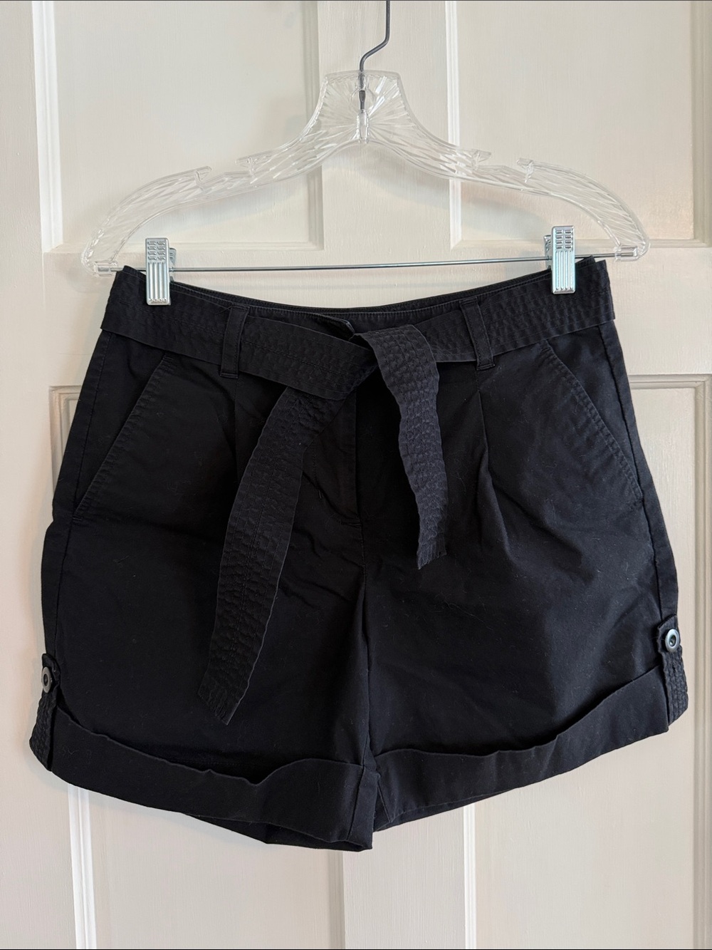 🐝 Talbots black cotton shorts with cuffed hem and tie belt. Size 4.